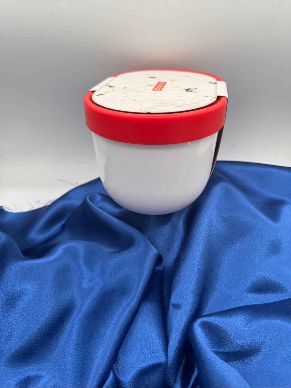 Zoku Ice Cream Container in Red and White. NIB - Picture 2 of 4